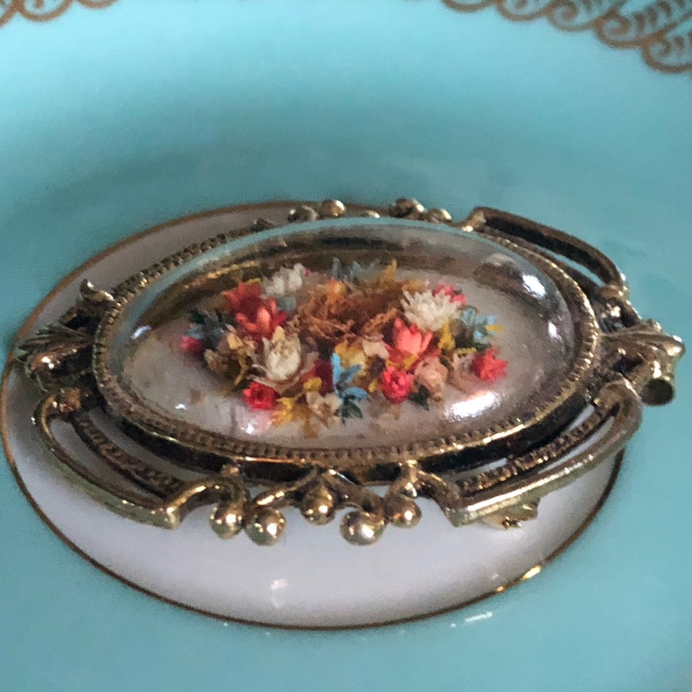 Vintage Dried Flowers Under Dome Bubble Brooch Pendant - Picture 6 of 9